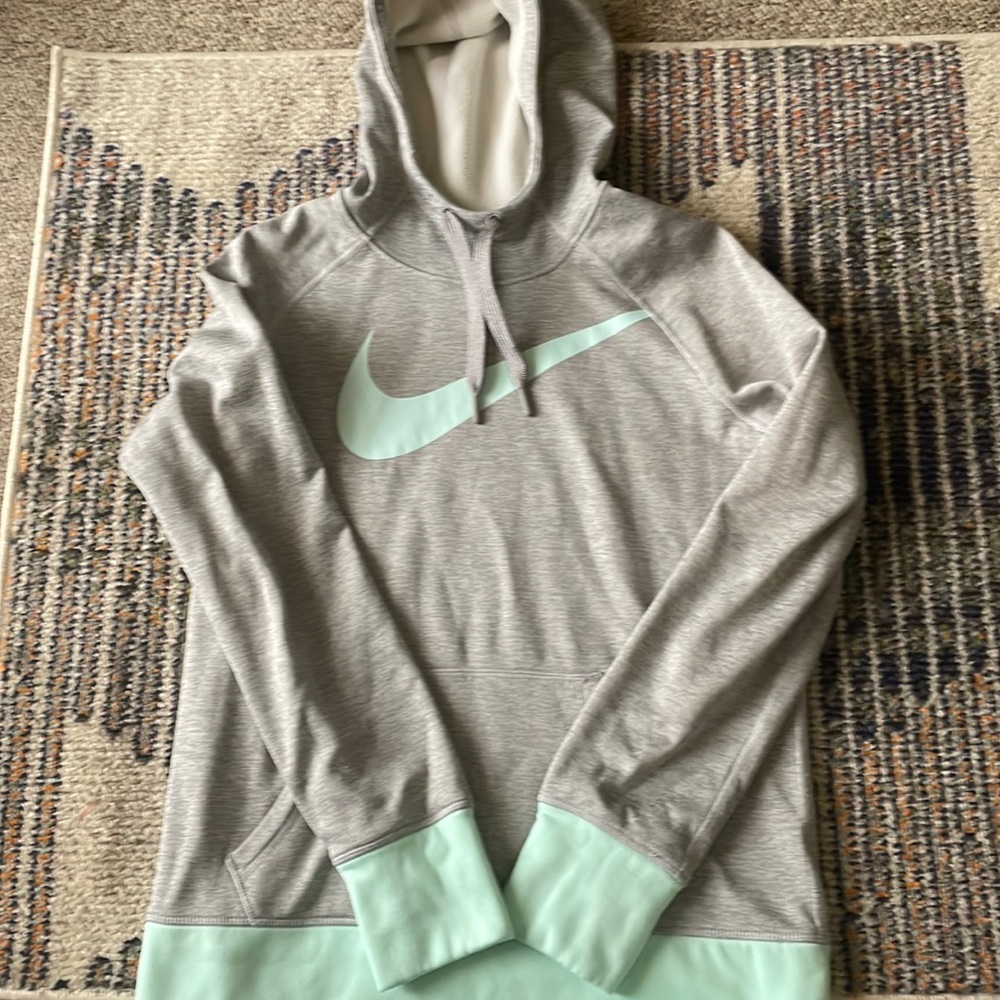 Nike therma-fit hoodie